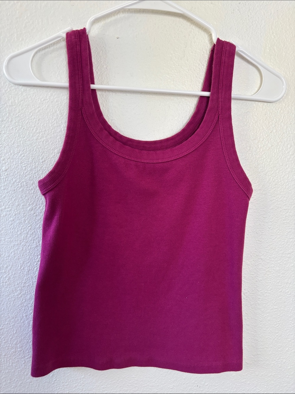 American Eagle Outfitters Fuchsia Ribbed Tank Top